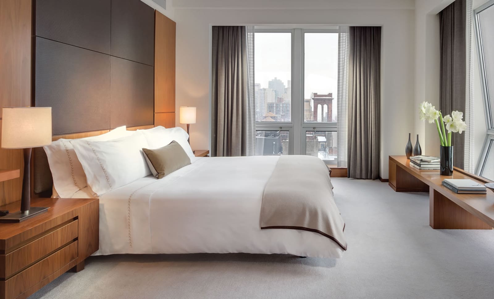How to Clean and Disinfect Hotel Rooms Quickly and Efficiently